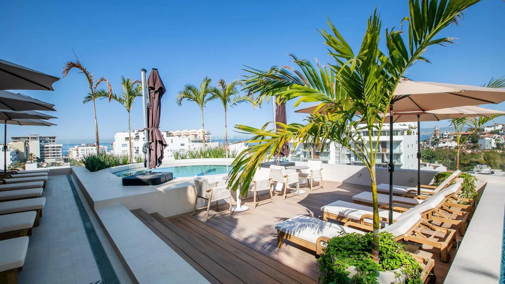 Luxury Dvine Stay - Rooftop Pool In Romantic Zone Puerto Vallarta