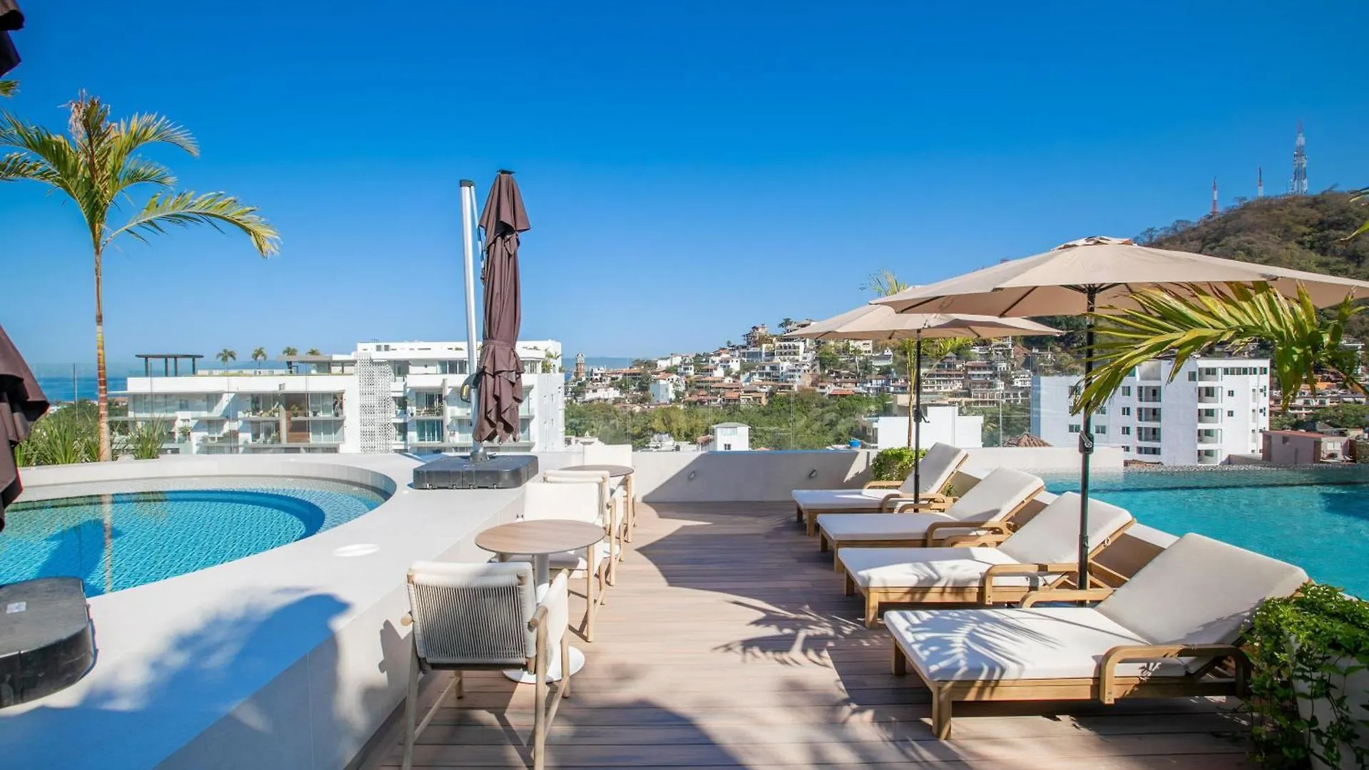 Luxury Dvine Stay - Rooftop Pool In Romantic Zone Puerto Vallarta 0*,