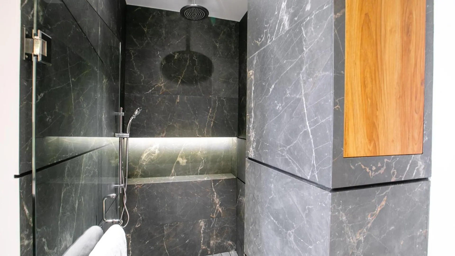 Luxury Dvine Stay - Rooftop Pool In Romantic Zone بويرتو فالارتا بيت للعطل